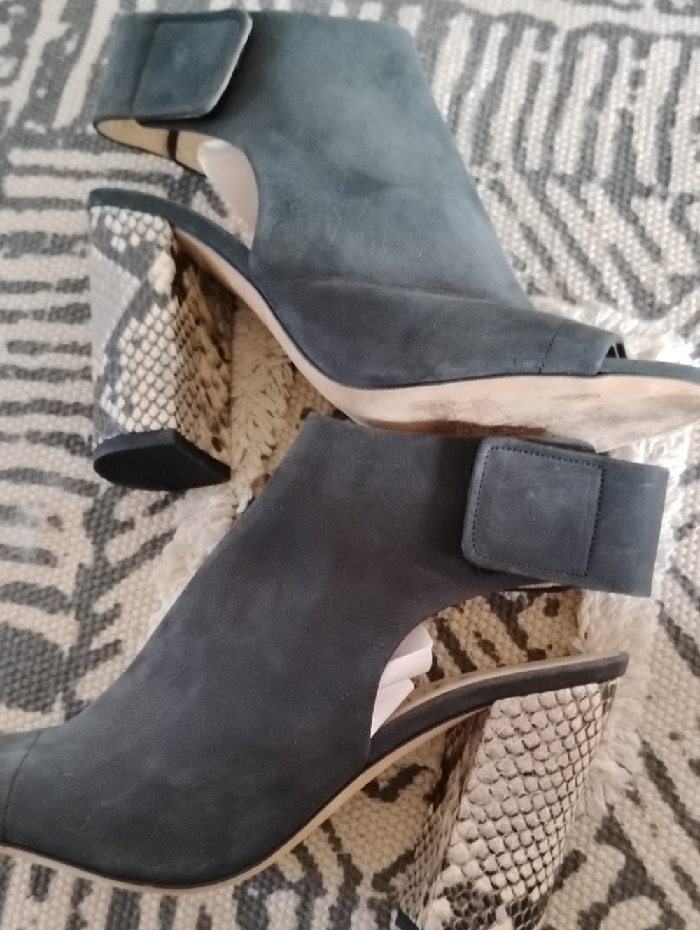 M. Gemin Black Suede Peep-Toe Chunky Block Heels Sz 39 8.5